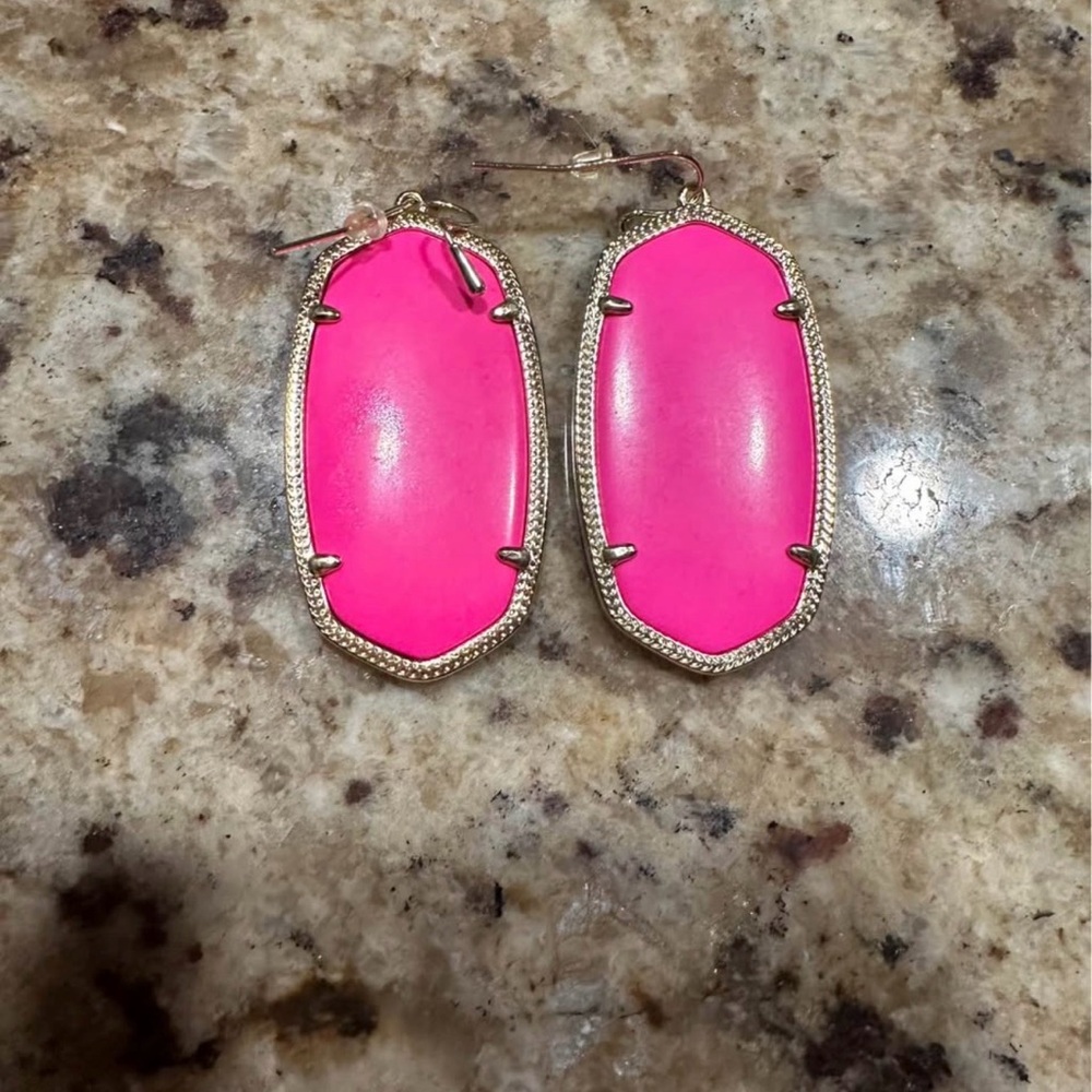 Kendra Scott Neon Pink Danielle Pendant Earrings with Gold Trim